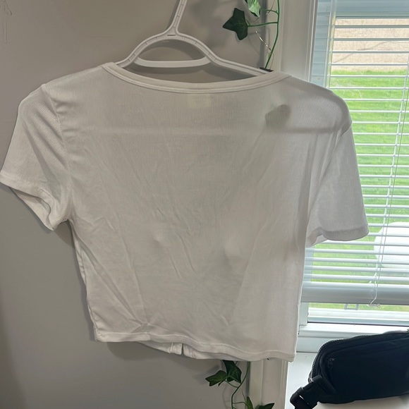 Aritzia Sunday Best Top - Picture 2 of 3